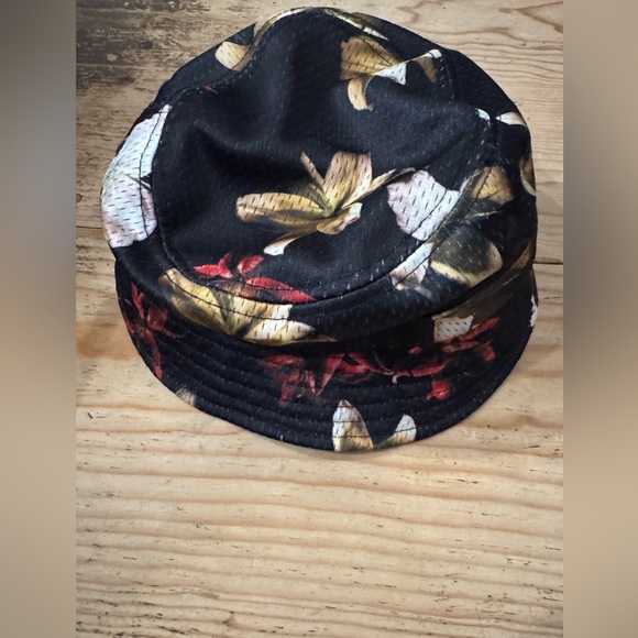 Stussy X UO Floral Mesh Bucket Hat size S/M 9” diameter - Picture 2 of 5